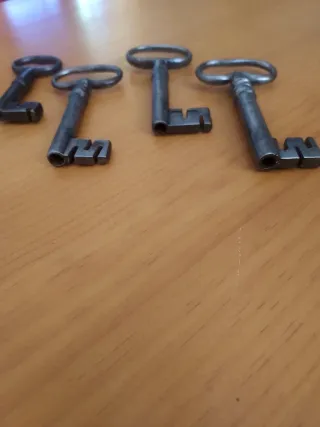 Lote 4 chiavi antiche