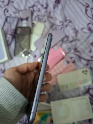 iPhone 11 Morado 128GB