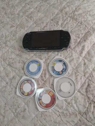 PSP Sony Nera + 5 Giochi