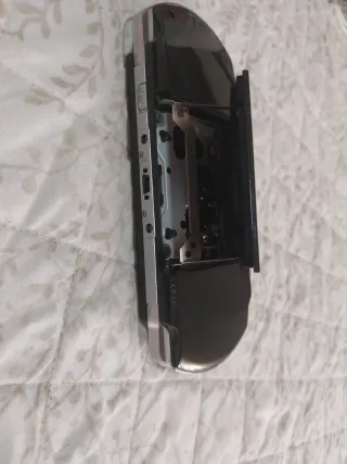 PSP Sony Nera + 5 Giochi