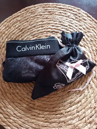 Braguita Calvin Klein Negra Talla S