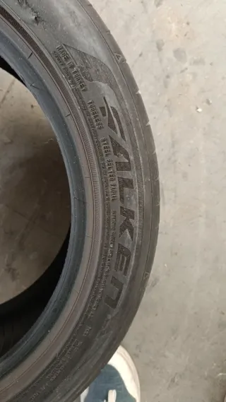 Neumático Falken 235/45 R17