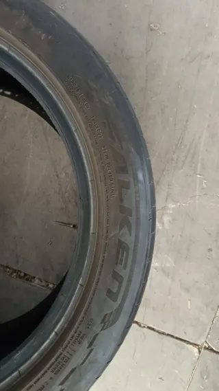 Neumático Falken 235/45 R17