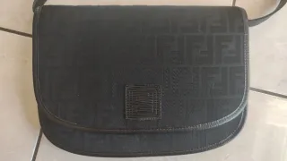 Borsa Fendi tracolla vintage nera in ottimo stato