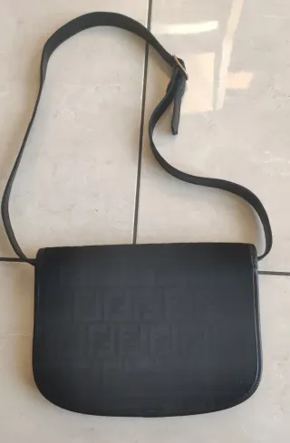 Borsa Fendi tracolla vintage nera in ottimo stato