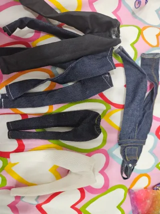 Lote Ropa y Accesorios Barbie