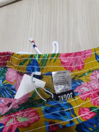 Bañador estampado flores tropicales