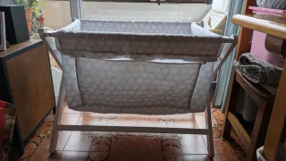 Minicuna blanca con estampado gris