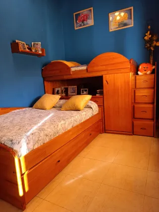 Habitación juvenil madera estilo nórdico,