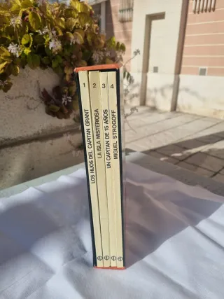 Julio Verne, 4 libros de cómic. Ediciones Paulinas