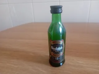 Lotto di 5 bottiglie miniatura di whisky