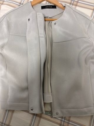 Chaqueta Zara gris claro