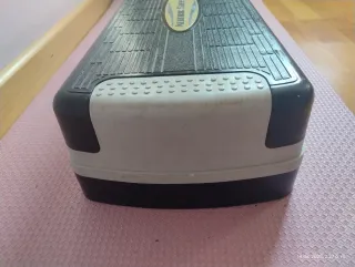 Step. Piattaforma per esercizi aerobici