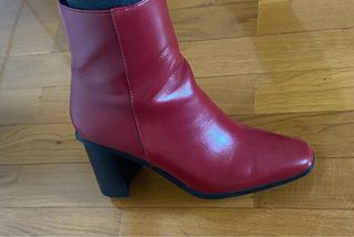 Botín rojo tacón cuadrado T.39