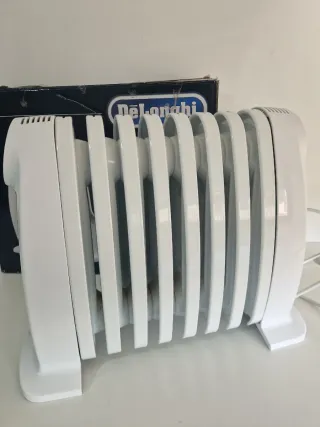 Radiador Aceite DeLonghi 800W TRNS0808M