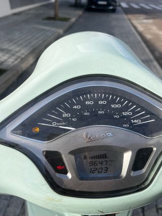 Vespa Primavera 125 color menta