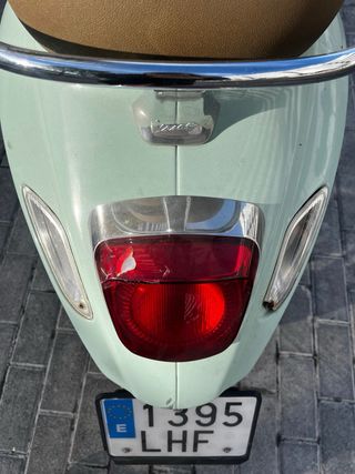 Vespa Primavera 125 color menta