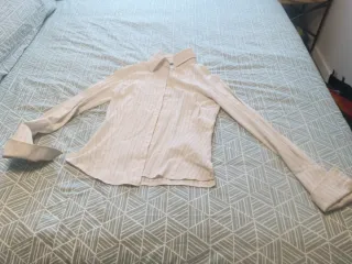 Camisa blanca acanalada