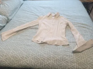 Camisa blanca acanalada