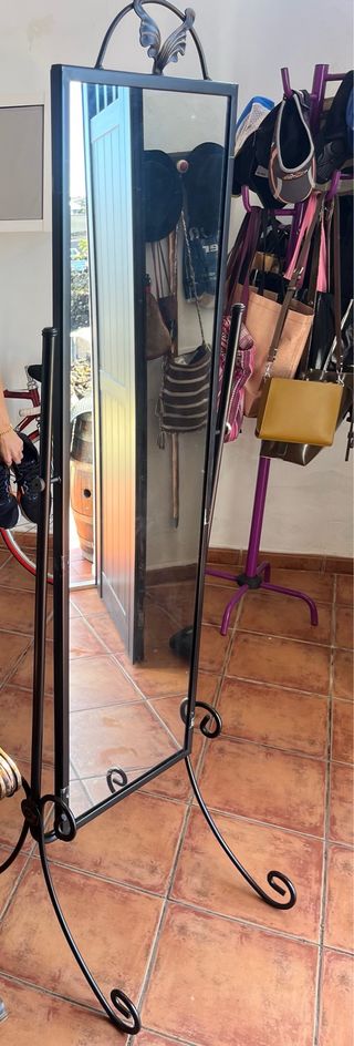 Specchio da terra nero in metallo