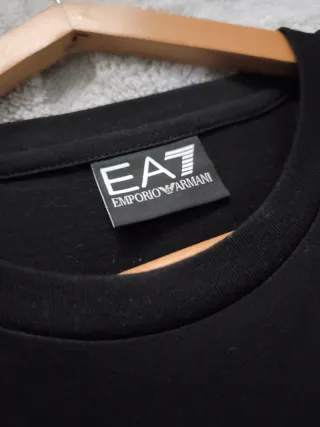 Camiseta EA7 Emporio Armani Negra