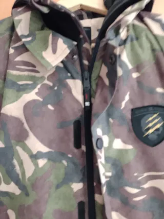 Chaqueta DC Shoes Camuflaje niño Talla 12 Años.