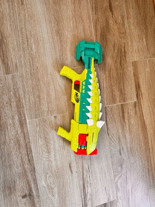 Nerf DinoSquad Armostrike en perfecto estado