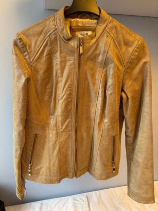 Chaqueta de piel mujer marrón y dorada