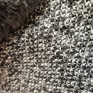 Poncho gris forrado de pelo, muy calentito