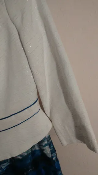 Conjunto de chaqueta y falda estampado