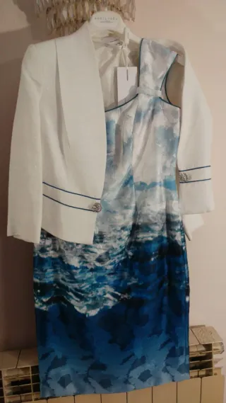 Conjunto de chaqueta y falda estampado