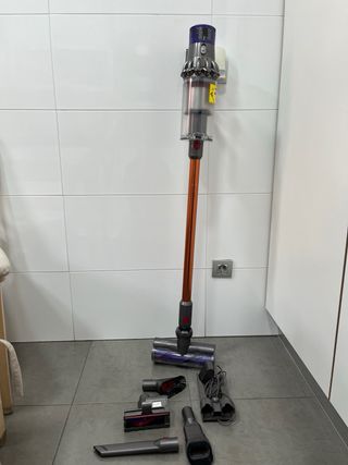 Dyson V10 Aspiradora con Accessori
