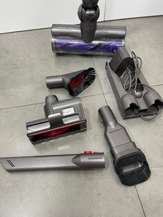 Dyson V10 Aspiradora con Accessori