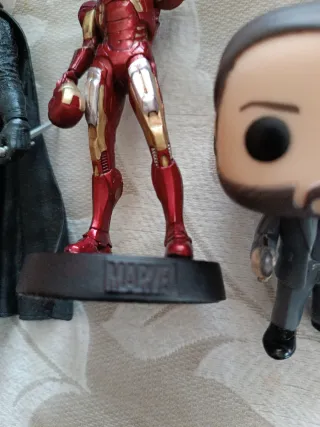 Figuras de colección variadas