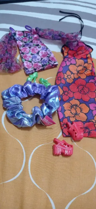 Abiti e accessori Barbie nuovi