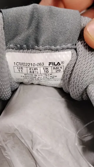 Zapatillas Fila Talla 44.5 Gris y Blanco