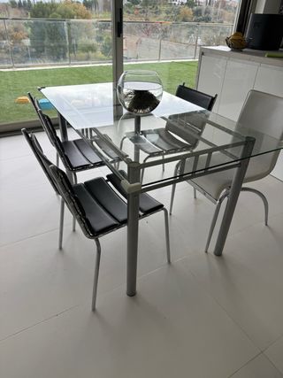 Mesa de comedor o cocina  cristal y metal