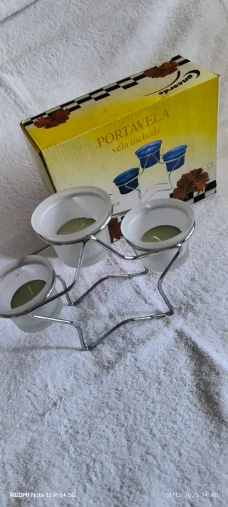 Portacandele a forma di stella con candele incluse