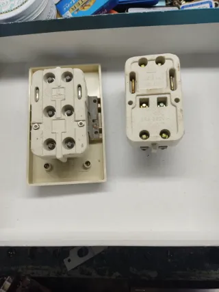 Lote 2 Interruptores Ticino ART.0642