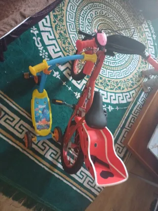 Bicicleta y patineta infantil