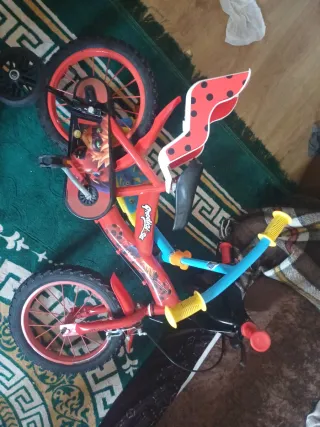 Bicicleta y patineta infantil