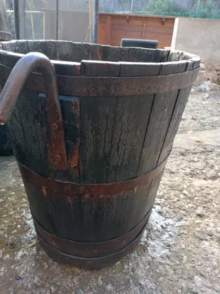 Portadoras de uvas antiguas de madera