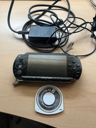 PSP Negra con Star Wars: Elite Squadron