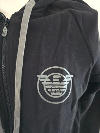 Sudadera Emporio Armani con etiquetas