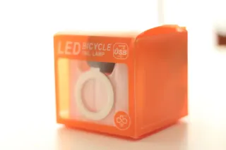 Bomba de aire LED para bicicleta.