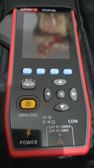 UNI-T Multímetro Pinza Bluetooth