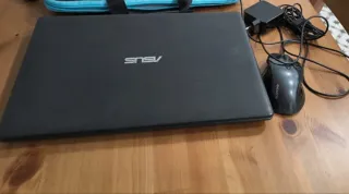 Portátil Asus F551C 4GB RAM 500GB HDD muy cuidado