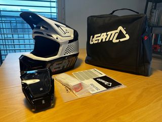 Casco Leatt 8.5 V22 Blanco/Negro