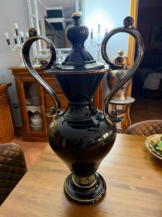 Jarrón Decorativo Negro y Dorado