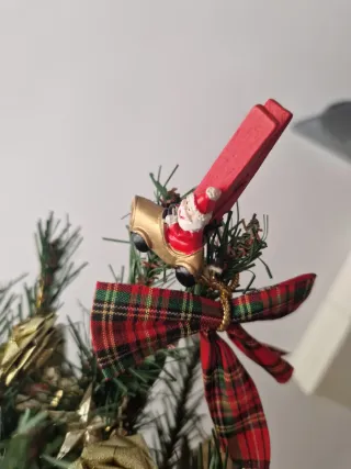 Albero di Natale con decorazioni